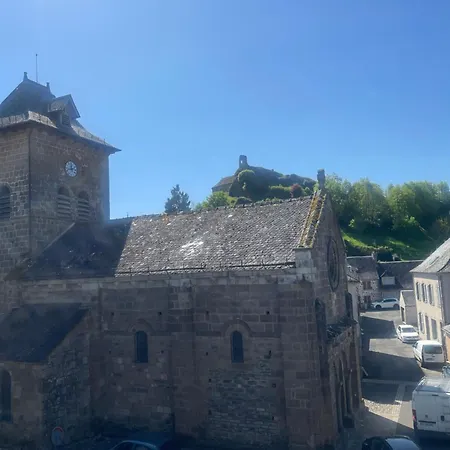 Chez Julie Place Du Village Saignes (Cantal)